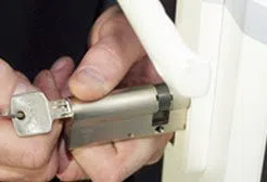 Miami Doors And Locksmith Miami, FL 305-744-5505 Miami Doors And Locksmith Miami, FL 305-744-5505 - 13a-locksmith